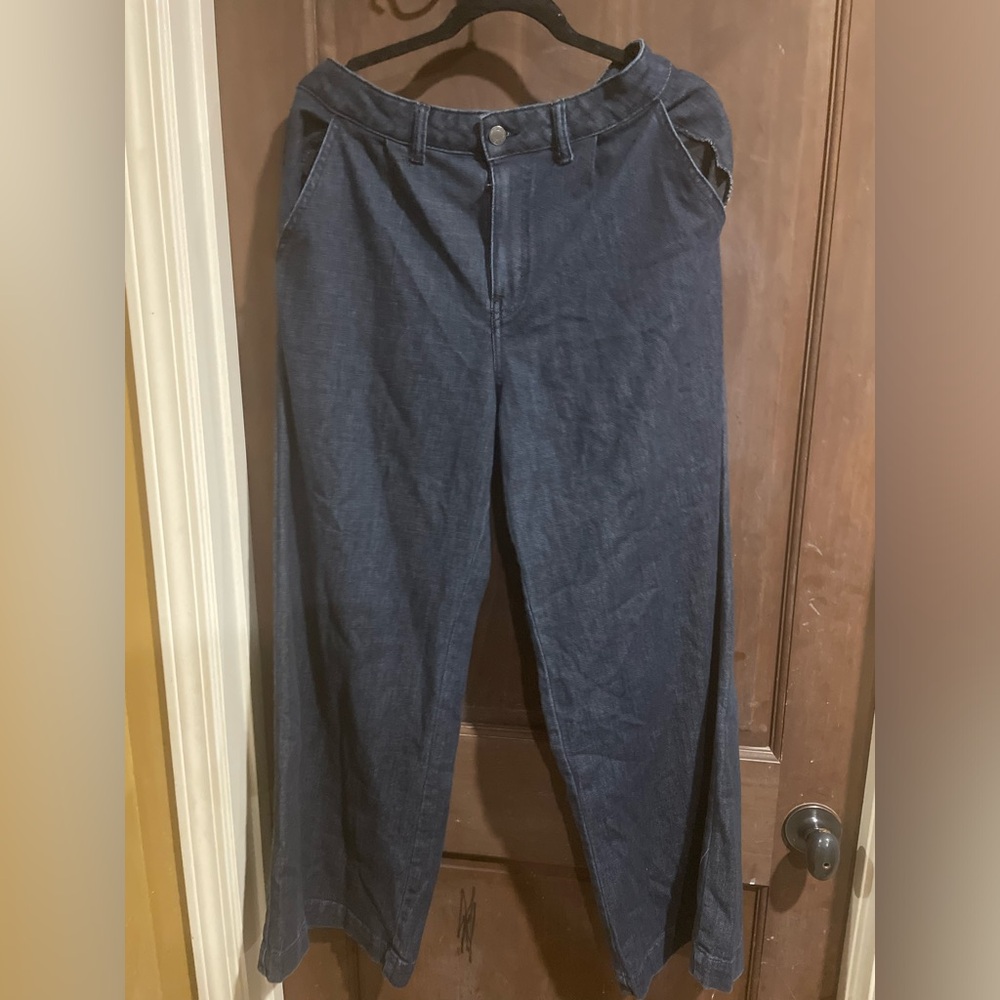 WOMENS SIZE 16 DRESS JEANS. WIDE LEG. TIME AND TRU BRAND. EUC
